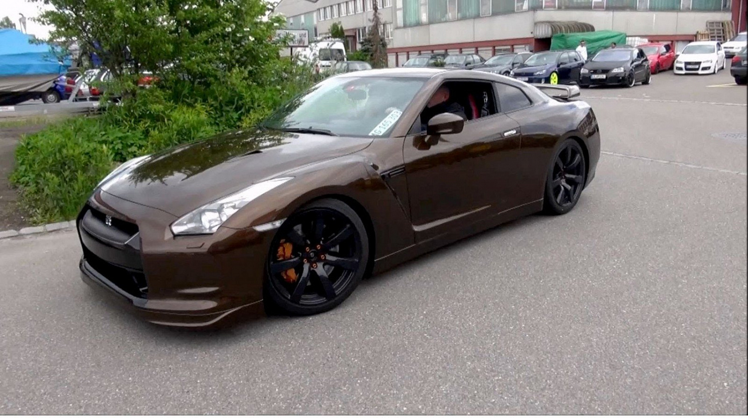 Виниловая автопленка  Gloss Metallic Brown - Коричневый глянцевый металлик CB1630001